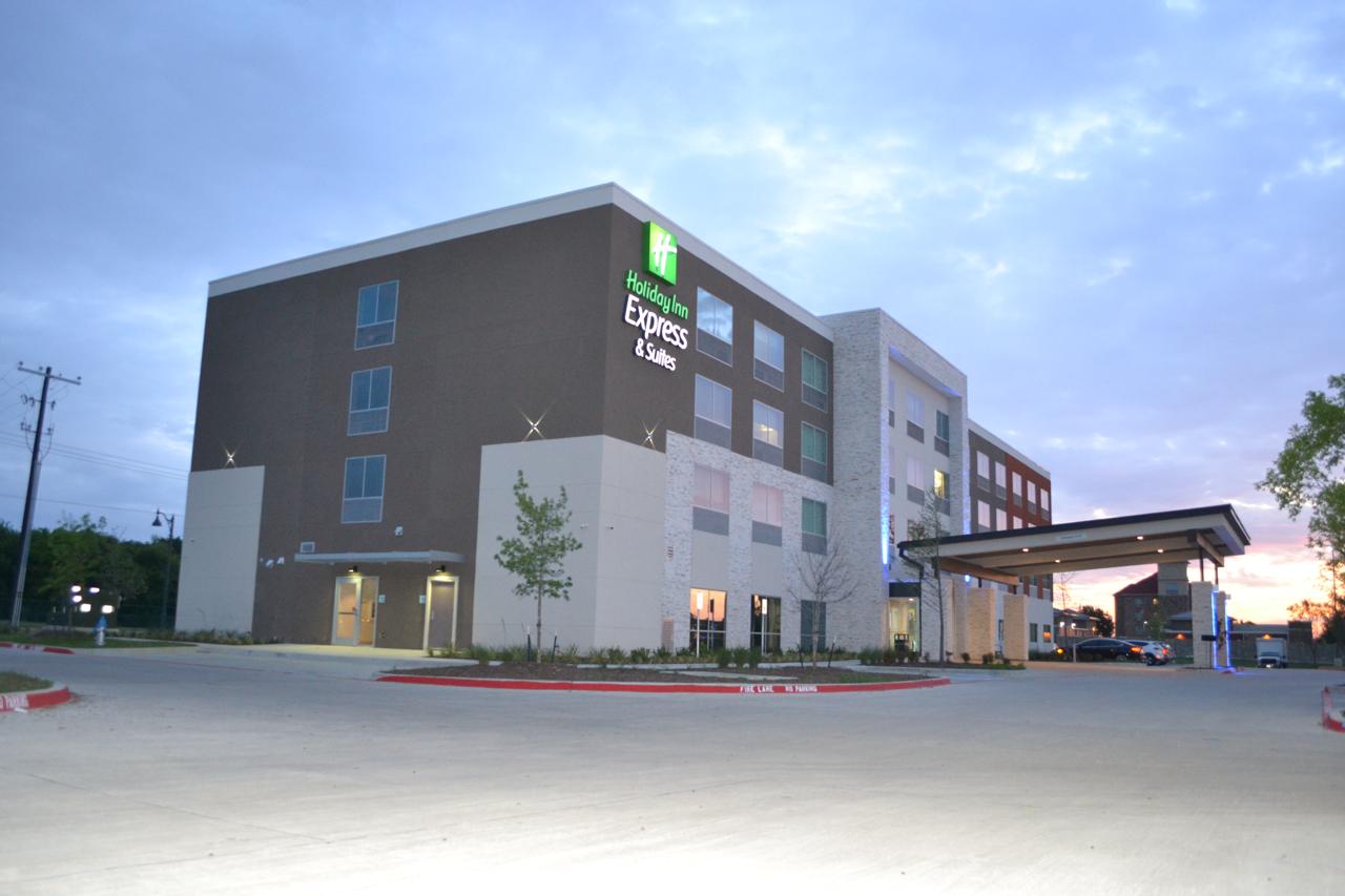 Holiday Inn Express & Suites, McKinney, Texas